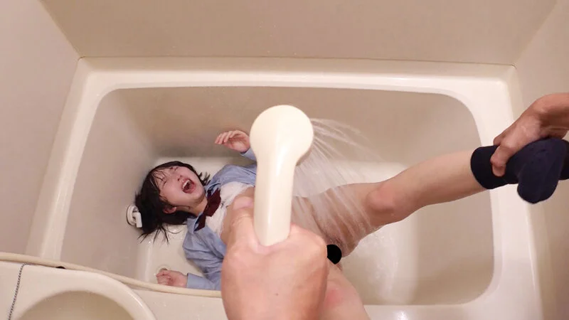 ミニマムJKが複数人に回され中出しレ○プシーン6